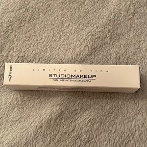 Studio makeup mascara